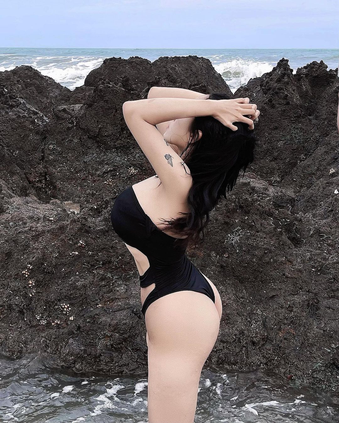 Mãn Nhãn Với Vòng 1 Siêu Khủng Của Em Thư Sờ Quít